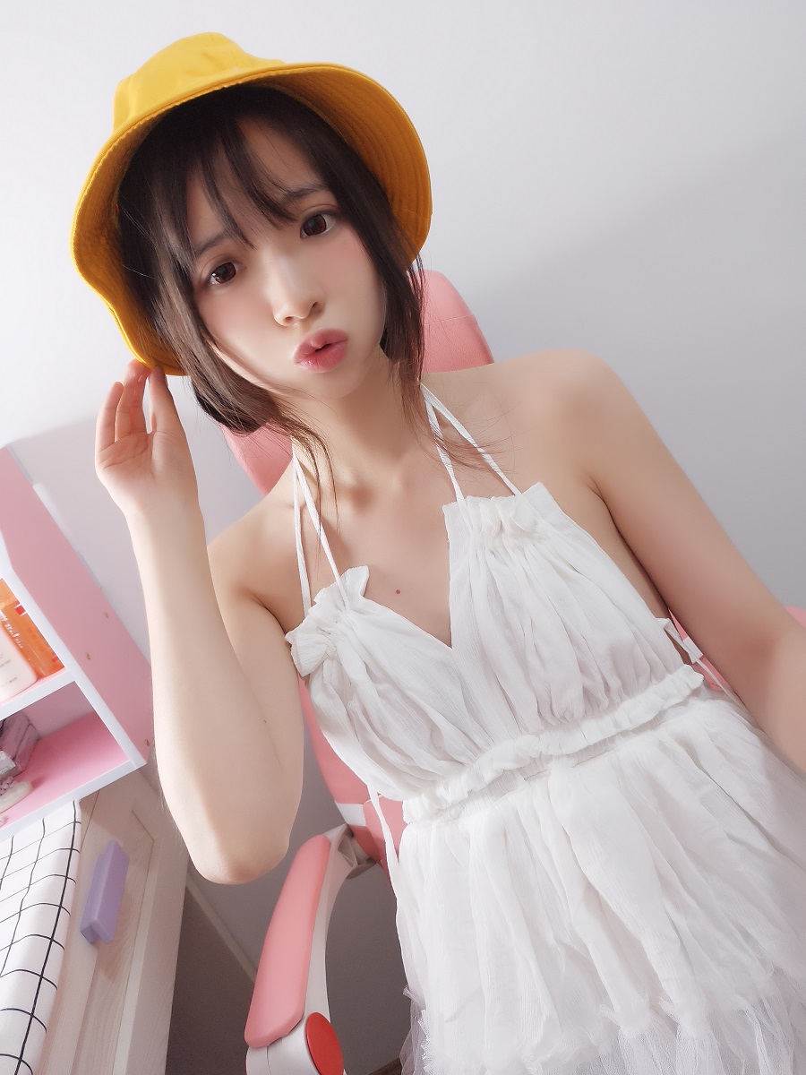 疯猫ss-小黄帽自拍[9P] 小姐姐 预览3图