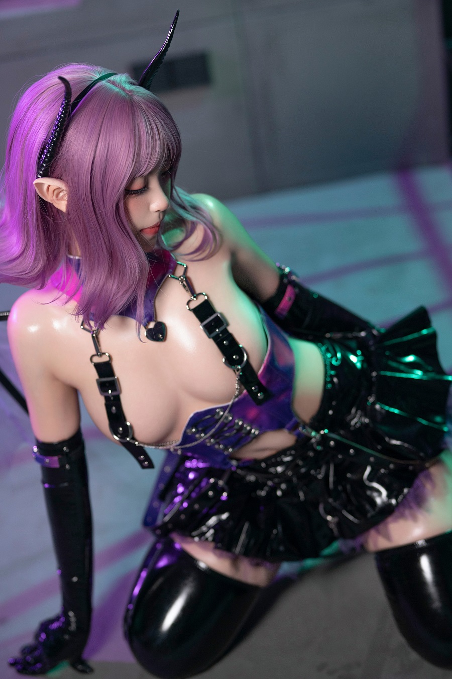Bangni邦尼-囚禁魅魔[108P] 小姐姐 预览2图
