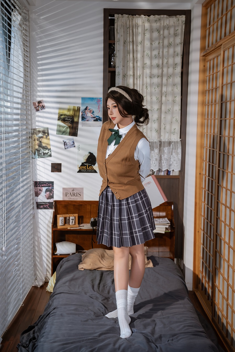 奈汐酱nice-白日梦[90P+1V] 小姐姐 预览3图