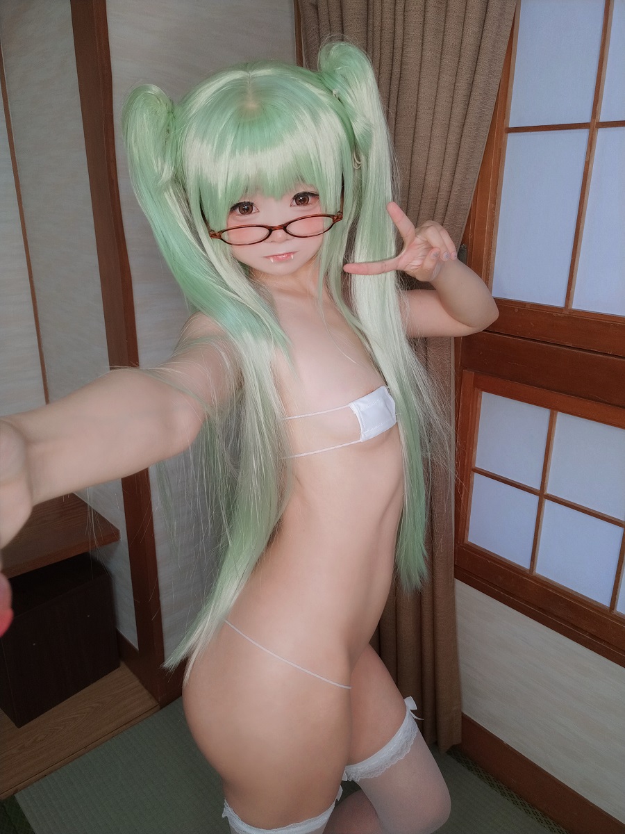 软妹摇摇乐yoyo-Fantia-メロン味だよ[129P] 小姐姐 预览1图
