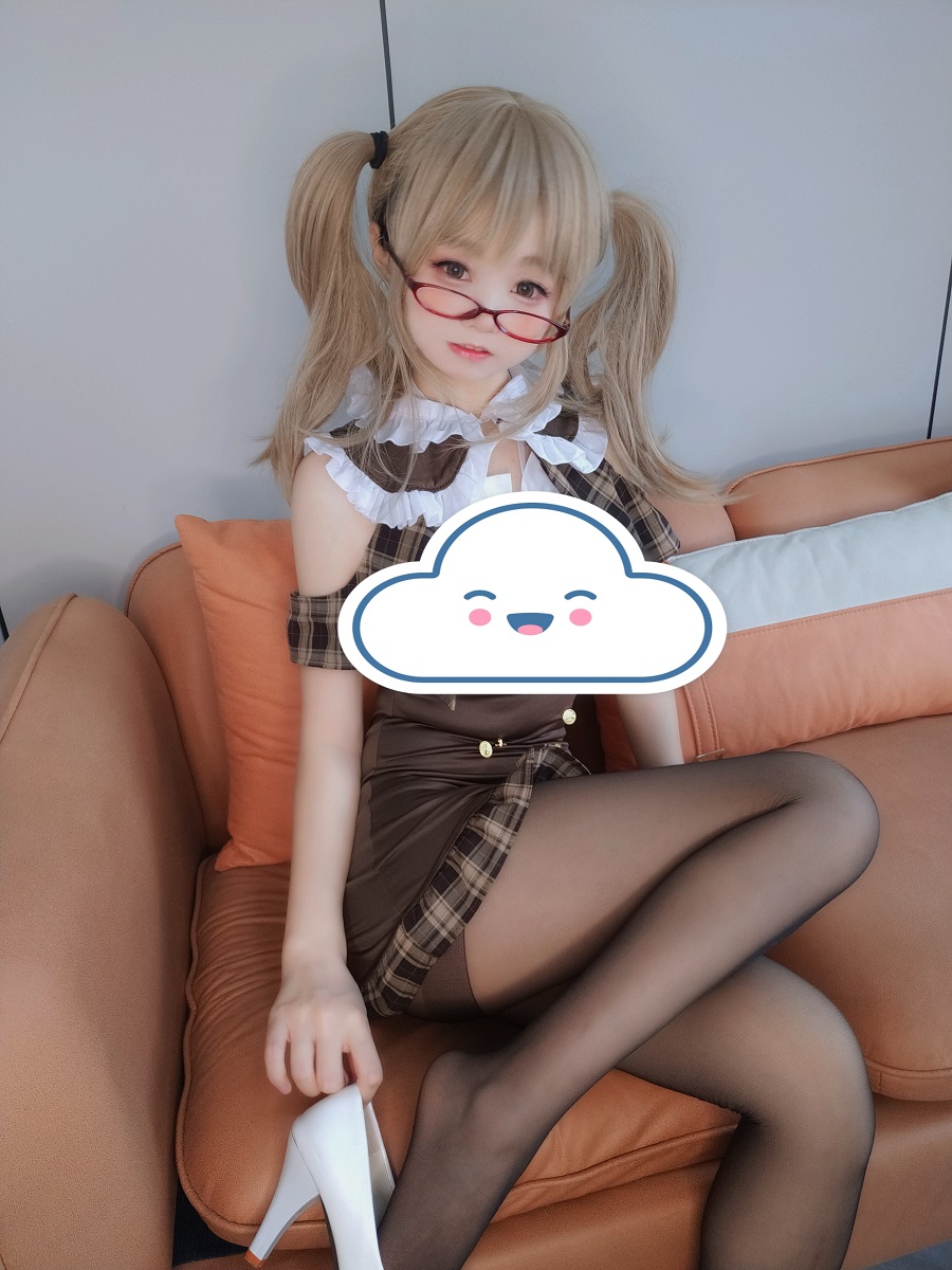 软妹摇摇乐yoyo-Fantia-ちょっとエロい黒ストッキング[110P] 小姐姐 预览1图