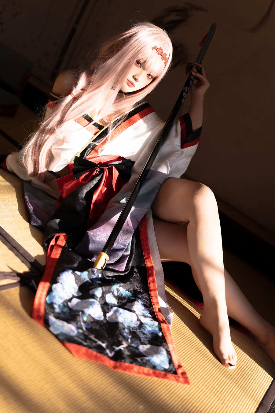 露Mercurius-i-Nikke胜利女神-红莲·暗影莲花[35P] 小姐姐 预览1图