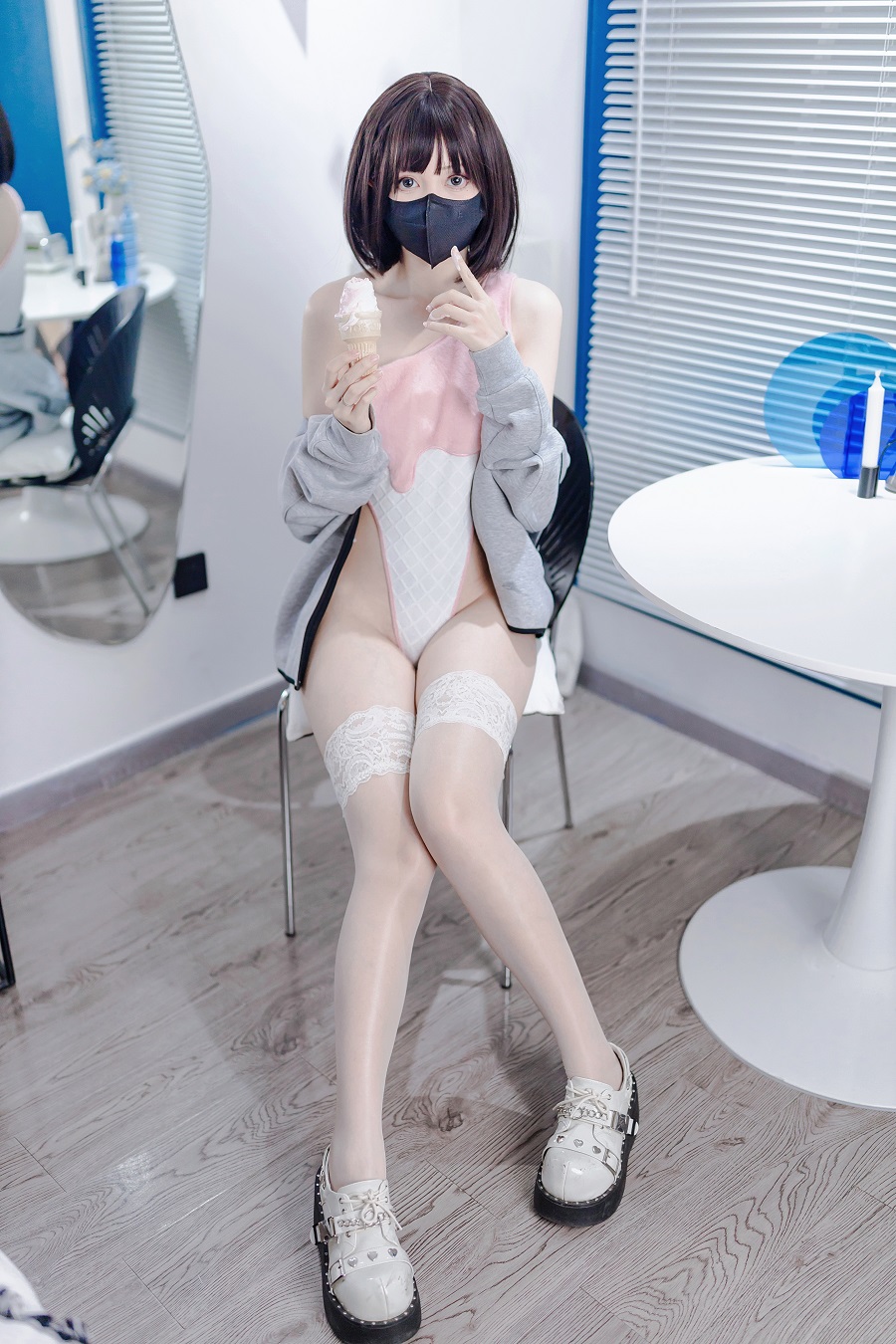 洛桑w伊梓-甜筒[40P] 小姐姐 预览3图