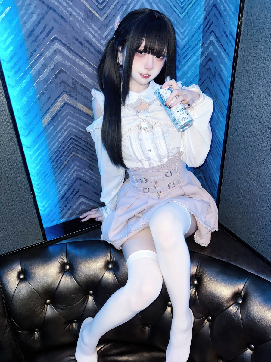 纸悦Etsu_ko-与地雷系女子的ktv约会[44P] 小姐姐 预览1图