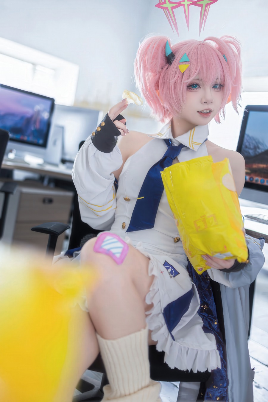 纸悦Etsu_ko-蔚蓝档案-桃香[54P] 小姐姐 预览1图