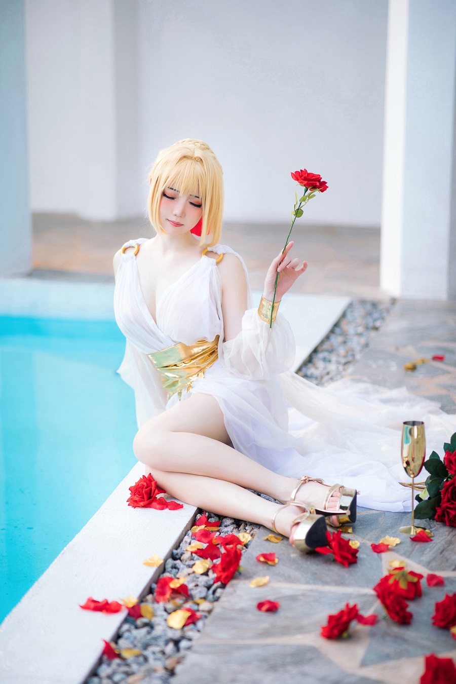 焖焖碳-FGO-尼禄礼服[27P] 小姐姐 预览2图
