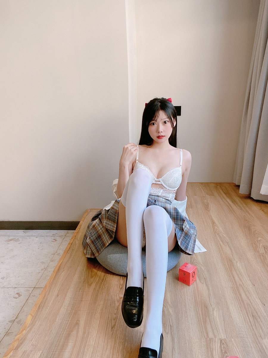 香草喵露露-大象JK格子裙[30P] 小姐姐 预览3图