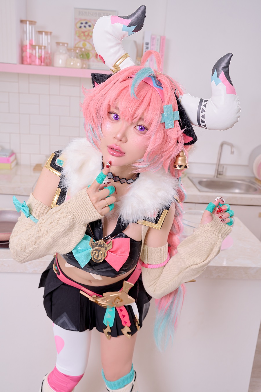 ZinieQ-Varesa[52P+9V] 小姐姐 预览1图