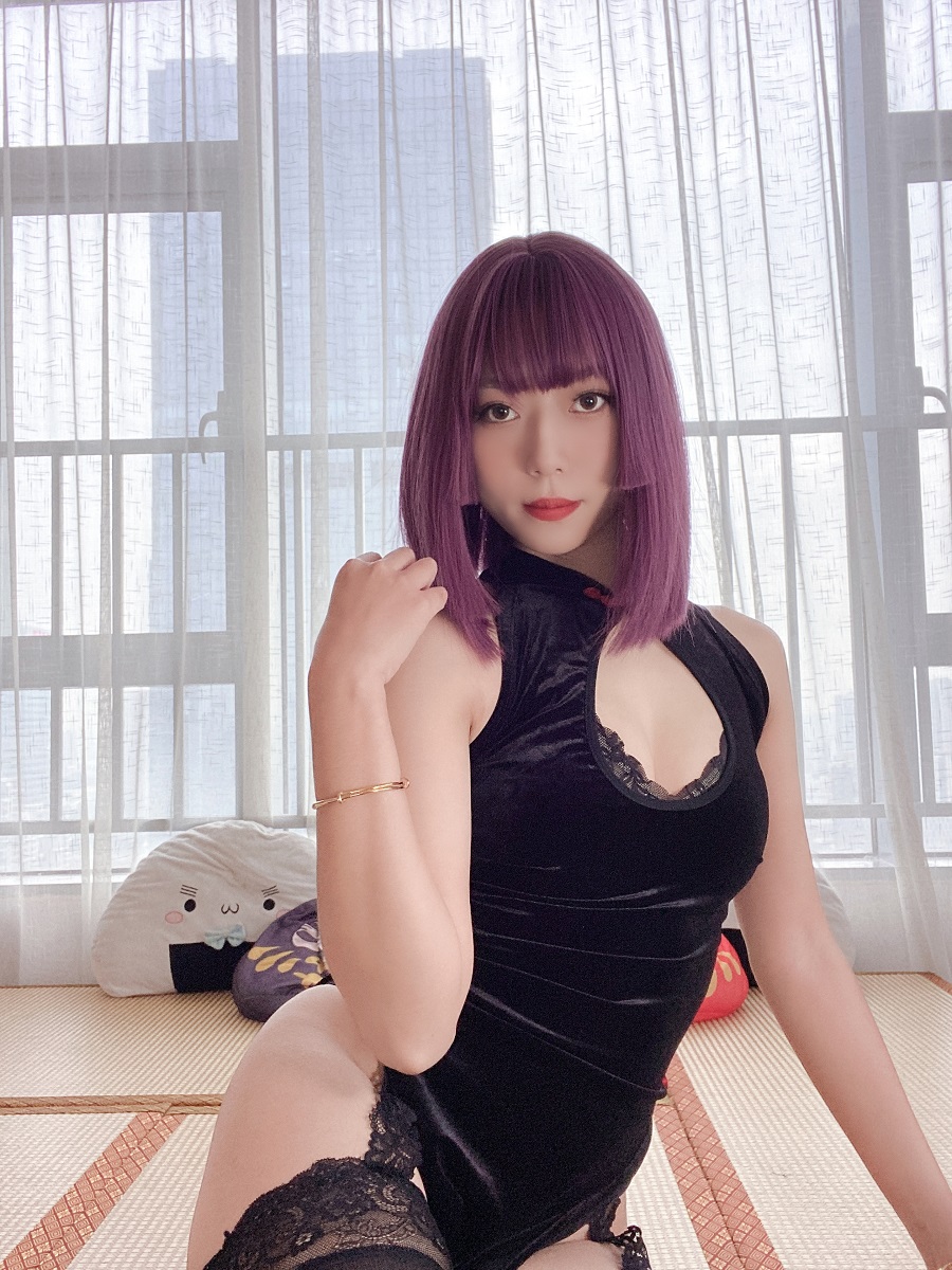 Money冷冷-高叉旗袍蕾丝裙[107P+1V] 小姐姐 预览1图