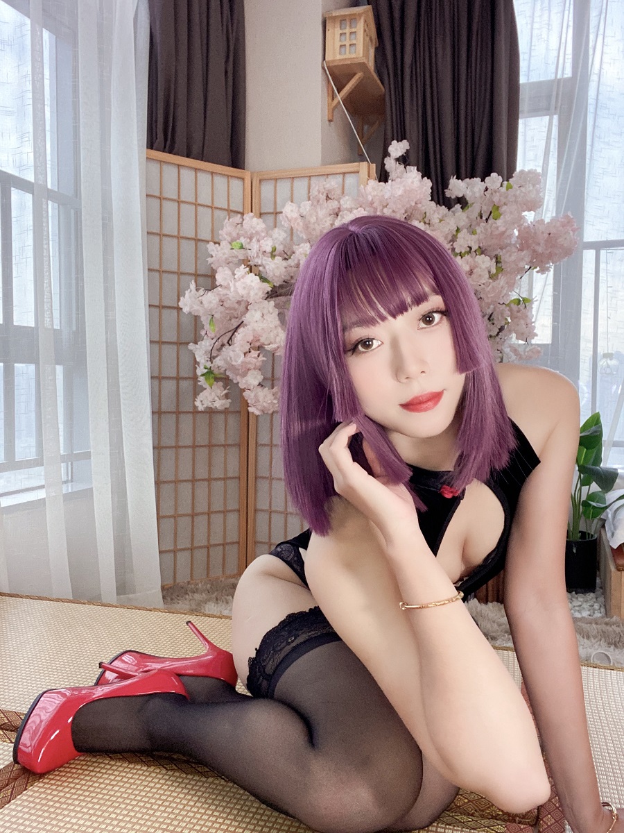 Money冷冷-高叉旗袍蕾丝裙[107P+1V] 小姐姐 预览3图