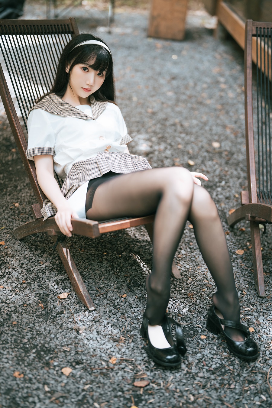 面饼仙儿-黑丝露营JK[40P] 小姐姐 预览1图