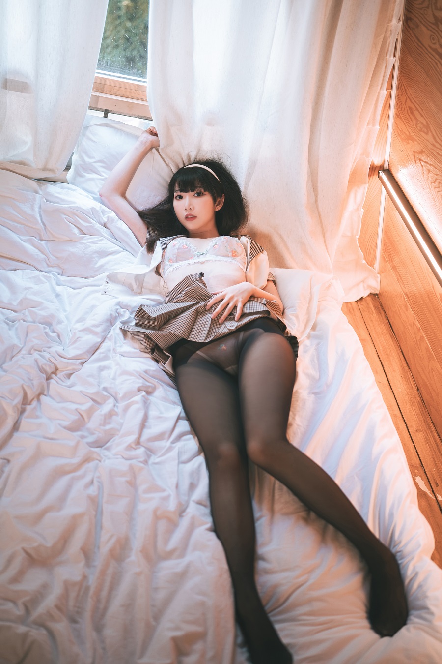 面饼仙儿-黑丝露营JK[40P] 小姐姐 预览2图